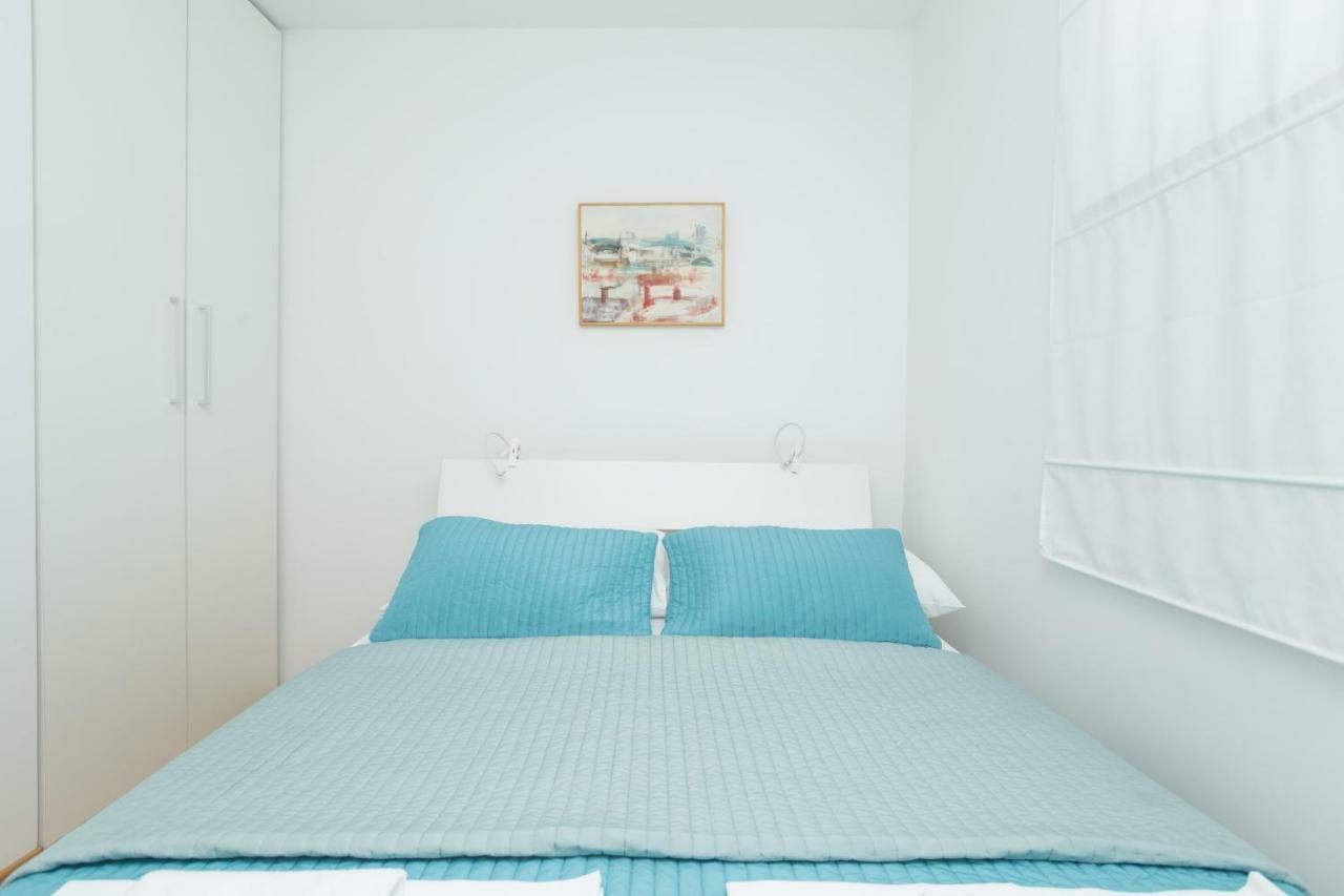 Alpeza Apartments Bol Room photo