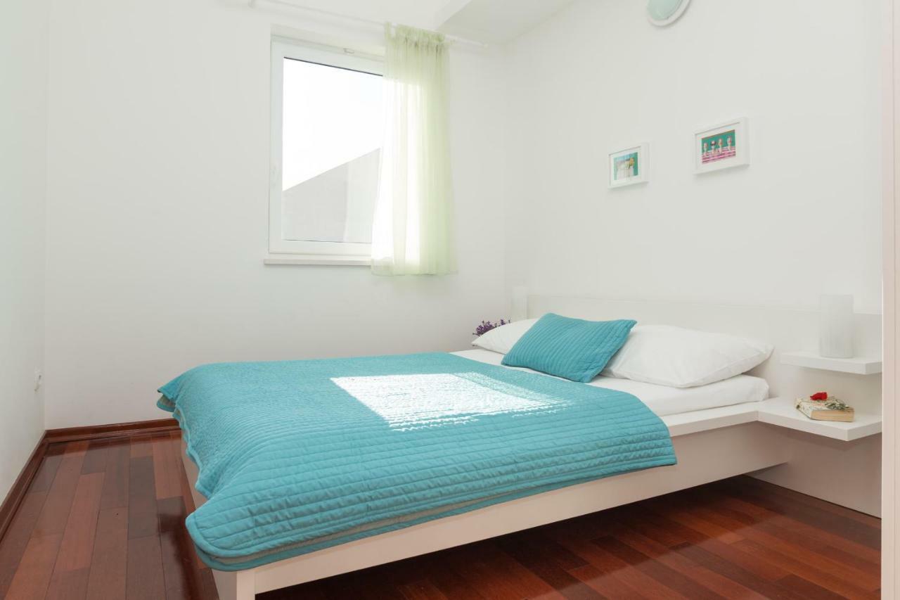 Alpeza Apartments Bol Exterior photo